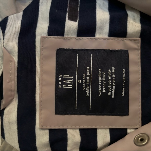 Gap unisex raincoat with dragon hood !! - Picture 5 of 6